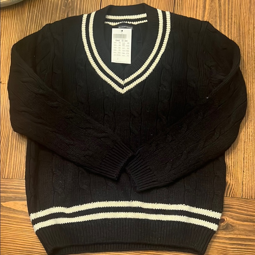 Brandy Melville Black and White V-Neck Sweater